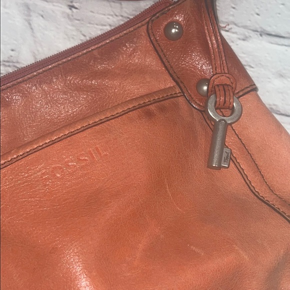 Burnt orange color fossil soft leather crossover purse - Picture 2 of 8